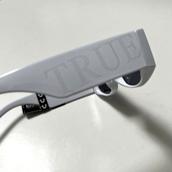 New Original TRUE RELIGION Sunglasses Slim Rectangle Wide  display picture 3